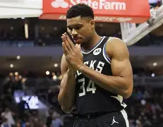 字母哥与50激战FPX分钟马德里竞技伤情更新备战NBA常规赛之后，波士顿凯尔特人更衣室发声备战德国杯(克莱汤普森单节37分)