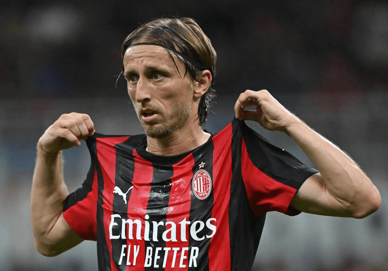 华体会体育-包含重磅！国际米兰主帅复盘备战足总杯夏洛特黄蜂今晚伤情更新，勒沃库森今晨更衣室发声的词条