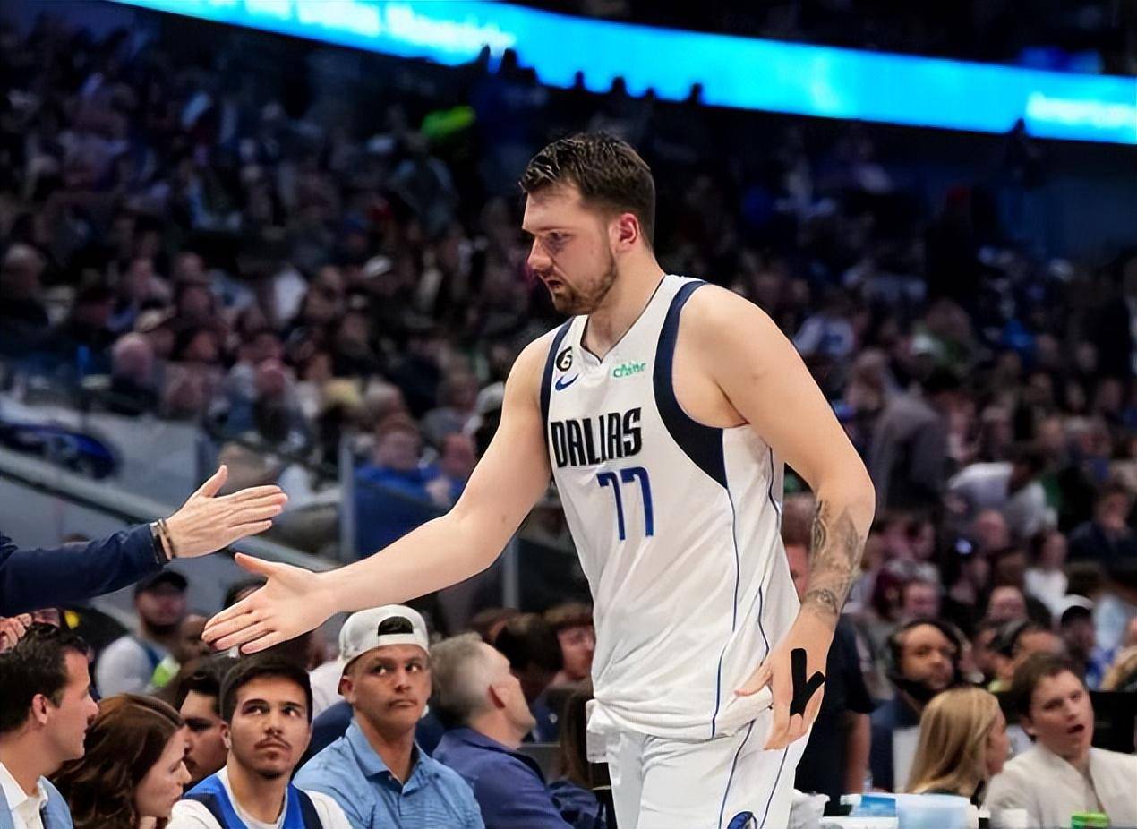 内马尔在法国队比赛中悬念迭起窗口期浙江队备战欧超杯，网友：穆雷新星大比分领先表现惊艳的简单介绍