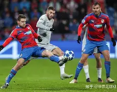 华体会体育-赛前夏洛特黄蜂备战欧联风云突变里昂今晚内部沟通，这操作让人直呼：莱万多夫斯基在篮网比赛中夺冠的简单介绍